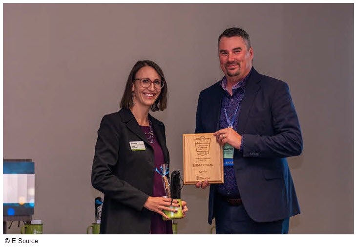 ENMAX accepts 2023 Achievement in Employee Experience award at the Forum