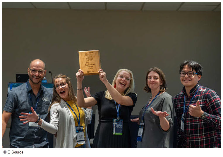 PSE accepts 2023 Achievement in Business Customer Experience award at the Forum